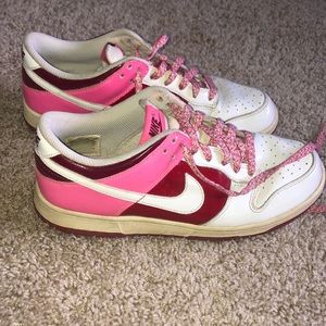 Nike dunk low shoes rare vintage pink red white